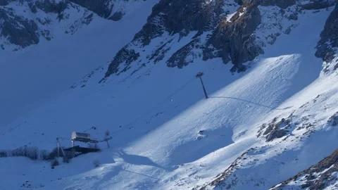Cable Car in Winter Mountain Landscape of Zabljak, Durmitor Montenegro Vidéo 338990338