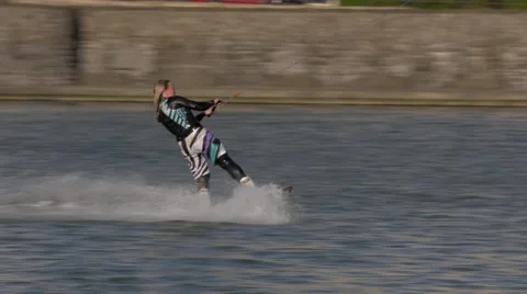 Cable skiing from left Vídeo Stock 49568517