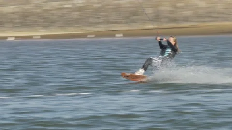 Cable skiing tracking shot Vídeo Stock 49568182