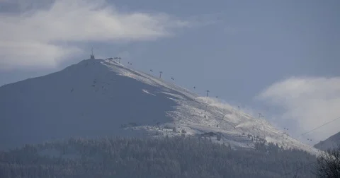 Cableway along the the mountain ridge Video stock 71762161