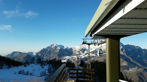 Cableway system working in the mountains Stock-Footage 83447369