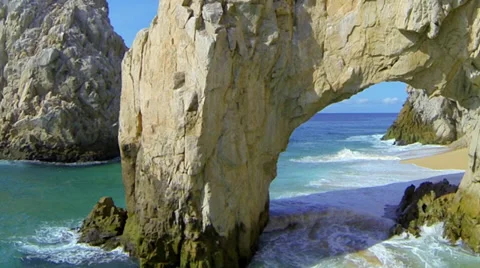 Cabo aerial fly through the Arch at lands end Video stock 32749976