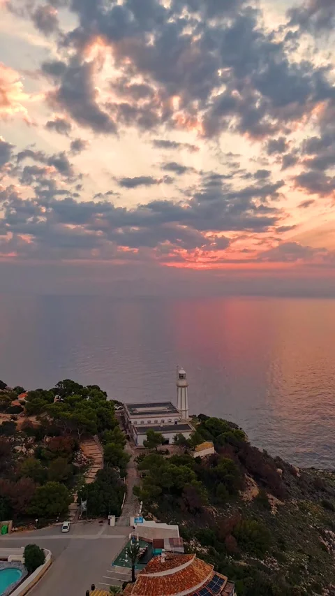 Cabo de la Nao lighthouse sunset hyperlapse vertical format 動画素材 337312668