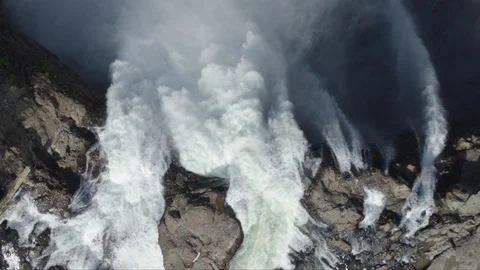 Cacading Mountain Falls, Drone Shot Видео 99295562