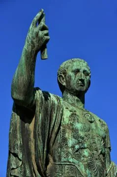 Caesar Augustus Nerva statue with blue sky Foto stock