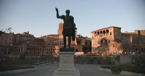 Caesar empty street center of Rome, during lockdown for coronavirus, Italy 库存影片 134471455
