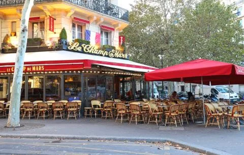 Cafe Le Champ de Mars is traditonal French cafe located near the Eiffel tower 写真素材