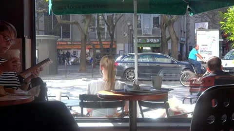 Cafe in Paris Stock-Footage 12659382