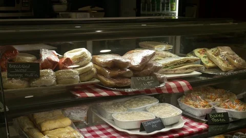 Cafeteria display shelf. Vídeos de archivo 77171596