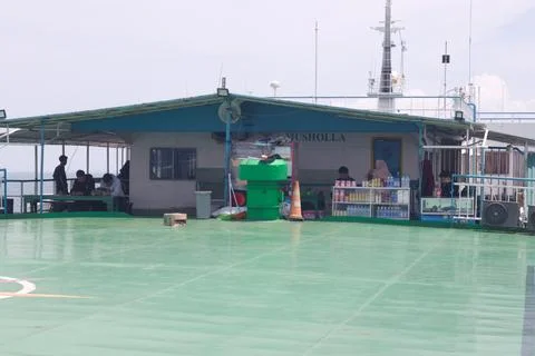 Cafeteria on Top Deck of Ferry Sailing Across Sunda Strait Stock-Fotos