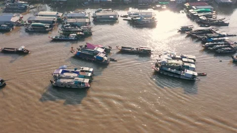 The Cai Rang floating market is empty of tourists Stock Footage 167536991