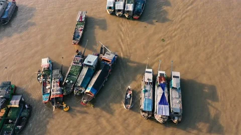 The Cai Rang floating market is empty of tourists Stock Footage 167537055