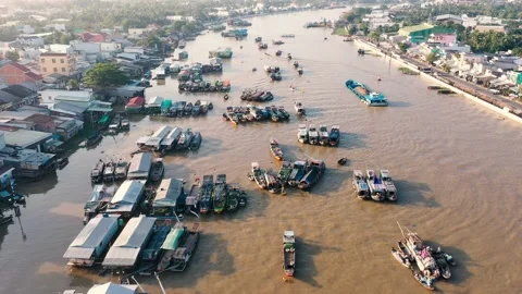 The Cai Rang floating market is empty of tourists Stock Footage 167537059