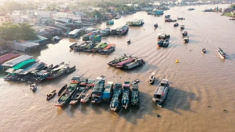 The Cai Rang floating market is empty of tourists Stock Footage 167537178