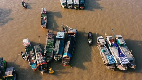 The Cai Rang floating market is empty of tourists Stock Footage 167537207