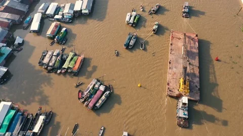 The Cai Rang floating market is empty of tourists Stock Footage 167537338