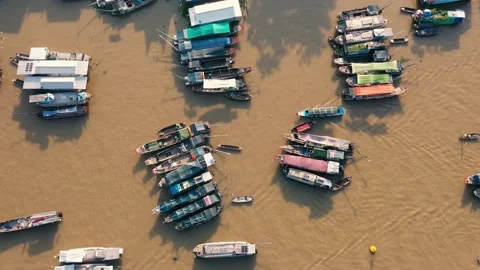 The Cai Rang floating market is empty of tourists Stock Footage 167537371