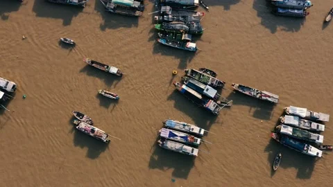The Cai Rang floating market is empty of tourists Stock Footage 167537422