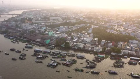 Cai Rang floating market Video stock 170345738