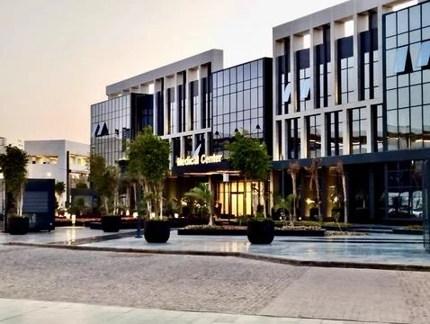 Cairo, Egypt- Jun 11, 2024: Exterior View of Medical Center at New Cairo Foto stock