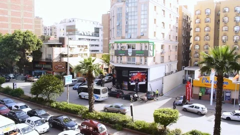 CAIRO, EGYPT - Mar 11, 2018: Egyptian streets and gas station in the rush hour Video stock 87909666