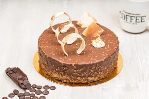 The cake with biscuits rings on the table Foto stock