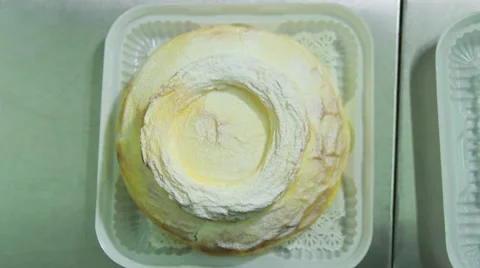 Cake - closing box with the cake 스톡 동영상 51310032