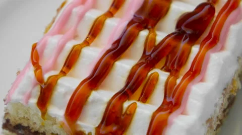 Cake with cream and different jams on top, closeup Vídeos de archivo 54340854
