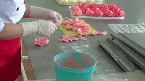Cake decorating Stock Footage 48595377