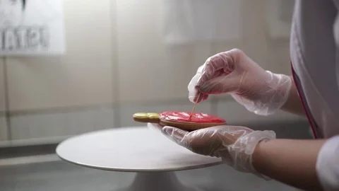 Cake decorating Video stock 73577578