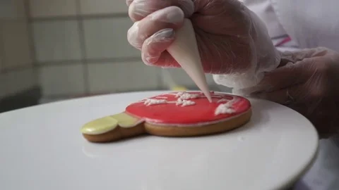 Cake decorating Video stock 73577857