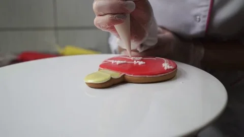 Cake decorating Video stock 73577888