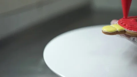 Cake decorating Video stock 73577920