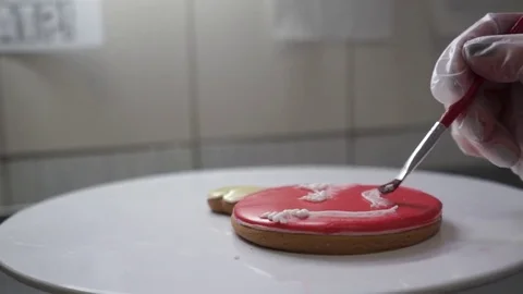 Cake decorating Video stock 73577953