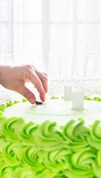 Cake Decorating — Plastic Dowels inside Cake. Stock Photos