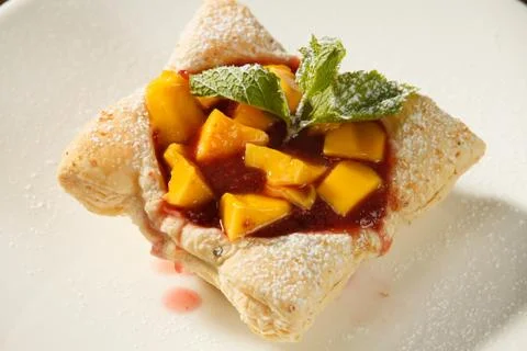 Cake with fruit Stock-Fotos