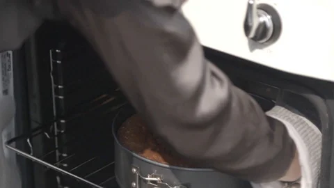 Cake in the oven Stock Footage 93730928