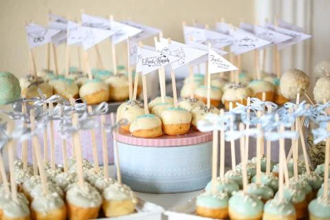 Cake pops arrangement on a table Stockfoto's
