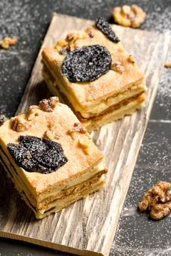Cake with prunes and nuts 库存照片