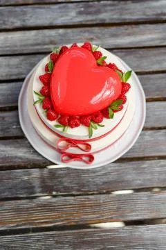 Cake in the shape of heart Фото