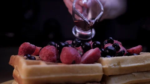 Cake with strawberries and bluberries Stock Footage 129073447