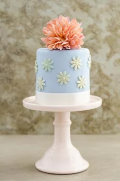 Cake with sugar flower Stock Photos