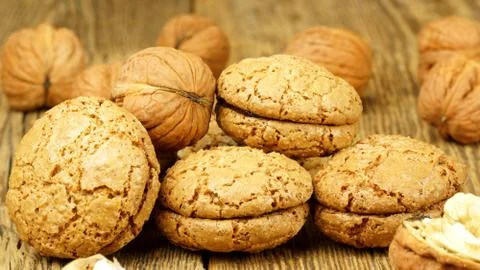 Cakes with nuts Foto stock