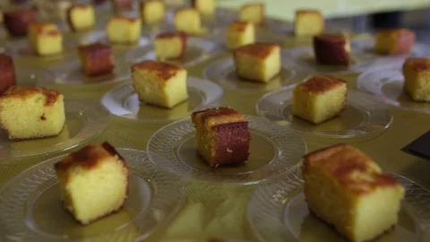 Cakes on a table 動画素材 87738000