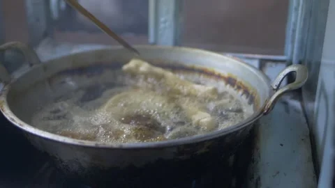 Cakwe traders on the roadside 스톡 동영상 244352272