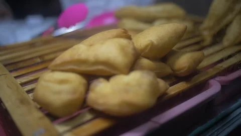 Cakwe traders on the roadside 스톡 동영상 244352303