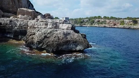 Cala Figuera, View of Gorgeous Cliffs, Mallorca, Balearic Sea (drone) 库存影片 248718299