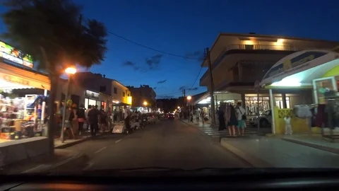 Cala Ratjada Mallorca Spain: Crowded streets at night 库存影片 81047712