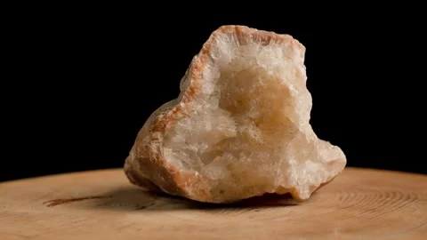 Calcite Crystal Turning Vidéo 284267326