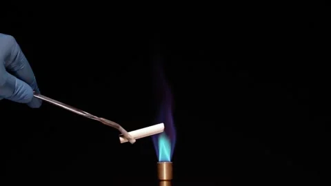 Calcium flame test 스톡 동영상 161185831